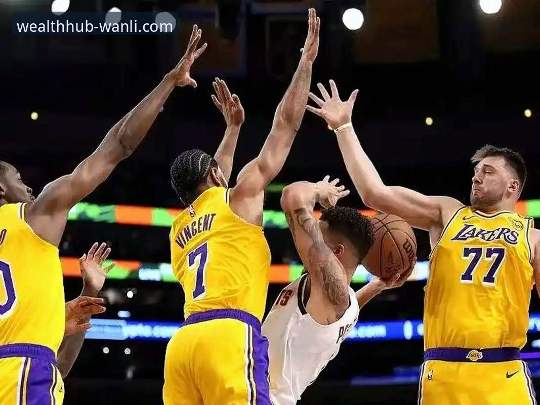 巨星闪耀与团队韧性：湖人险胜步行者背后的攻防博弈